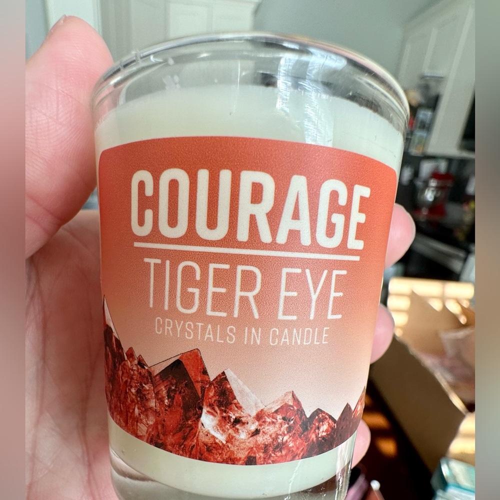 NWT Courage soy candle with Tiger eye gemstones